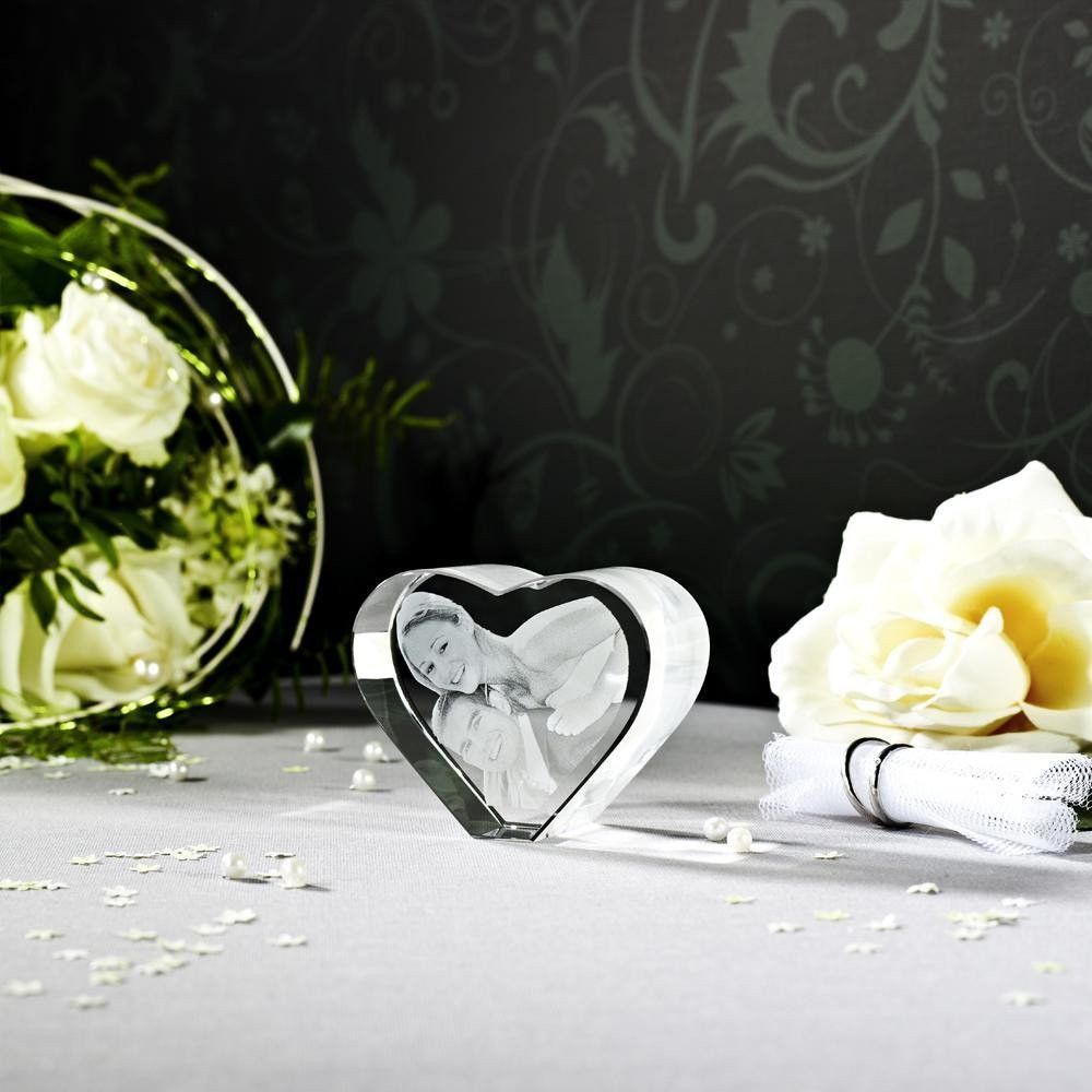 3D Laser Foto im Herz als Hochzeitsgeschenk