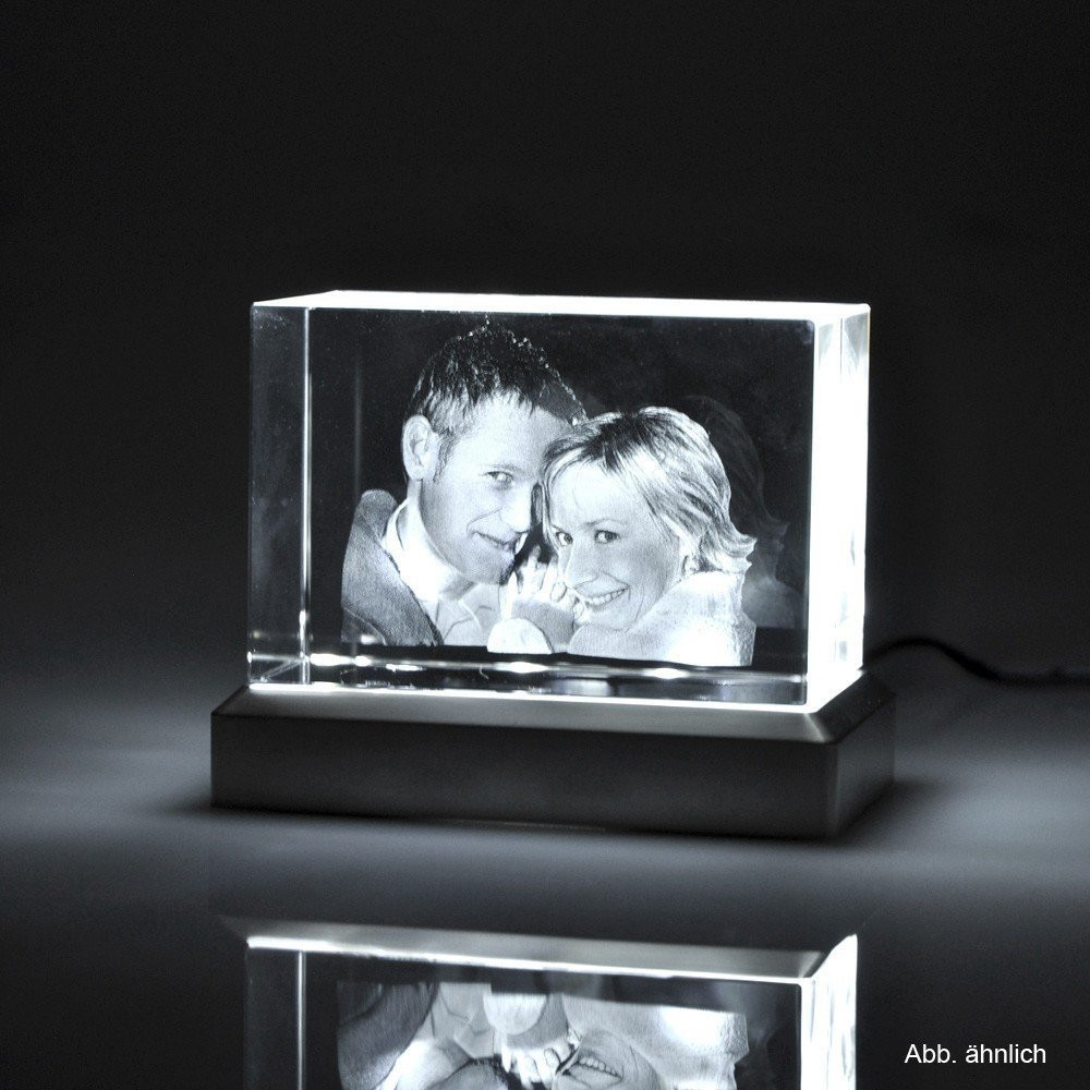 Das 3D Glasfoto ideal beleuchtet mit einem Leuchtsockel
